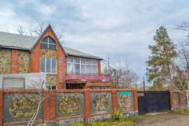 Дом 230 м² на участке 6 сот.